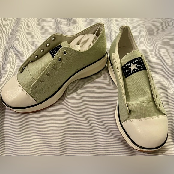 Converse like shoes(not actual Converse) in a beautiful minty green color 7.5 US - Picture 2 of 6